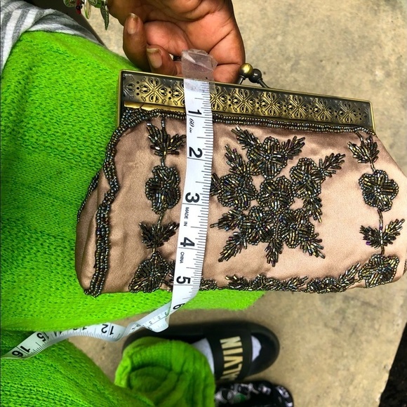 (SOLD) VINTAGE beaded beauty - Picture 10 of 16